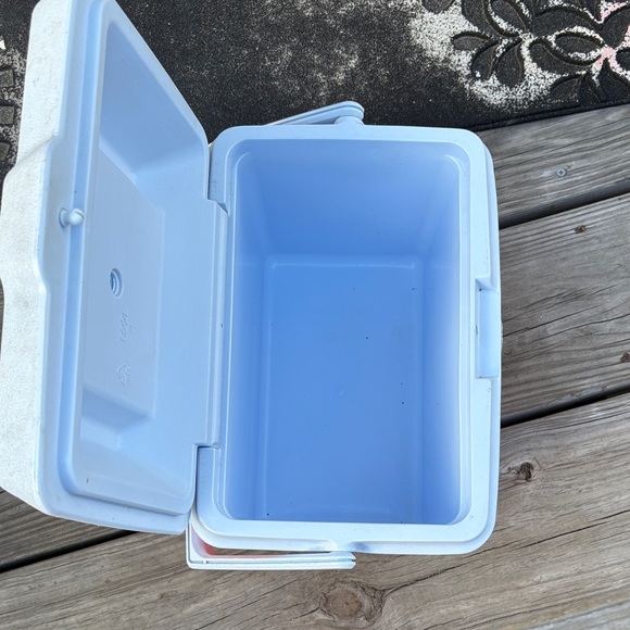Rubbermaid Orange and White Cooler - Picture 9 of 10